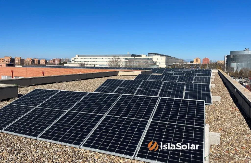 instalación de paneles solares para colegios