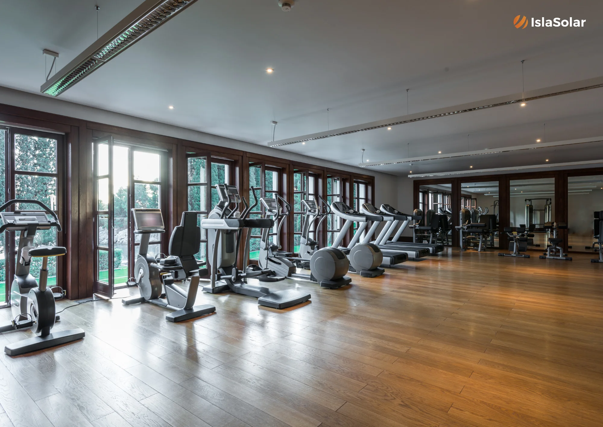paneles solares en gimnasios