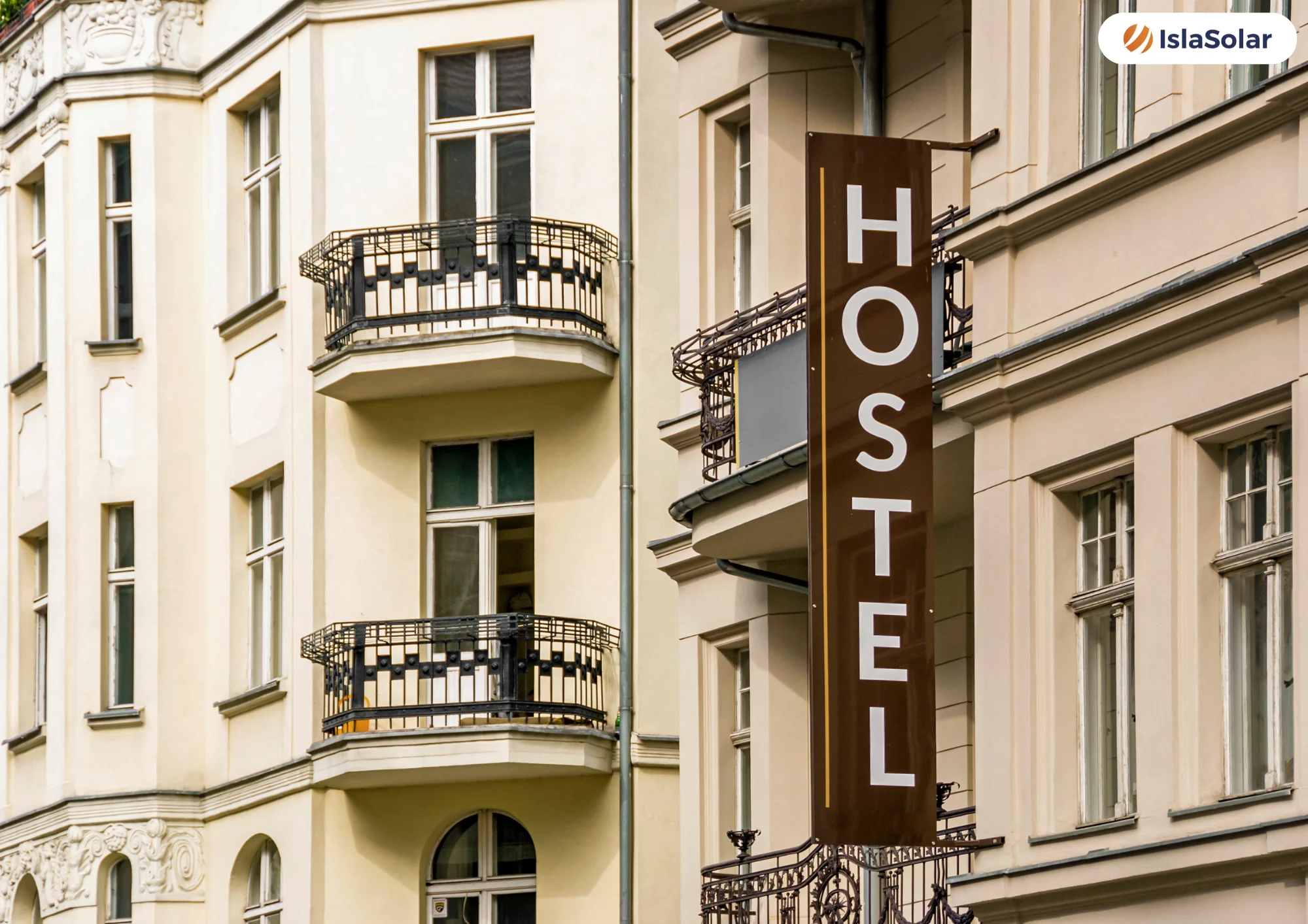 paneles solares en hostales