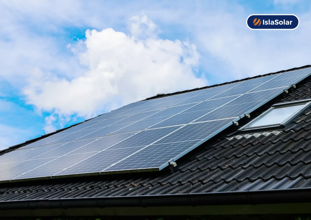 montaje de paneles solares en marín
