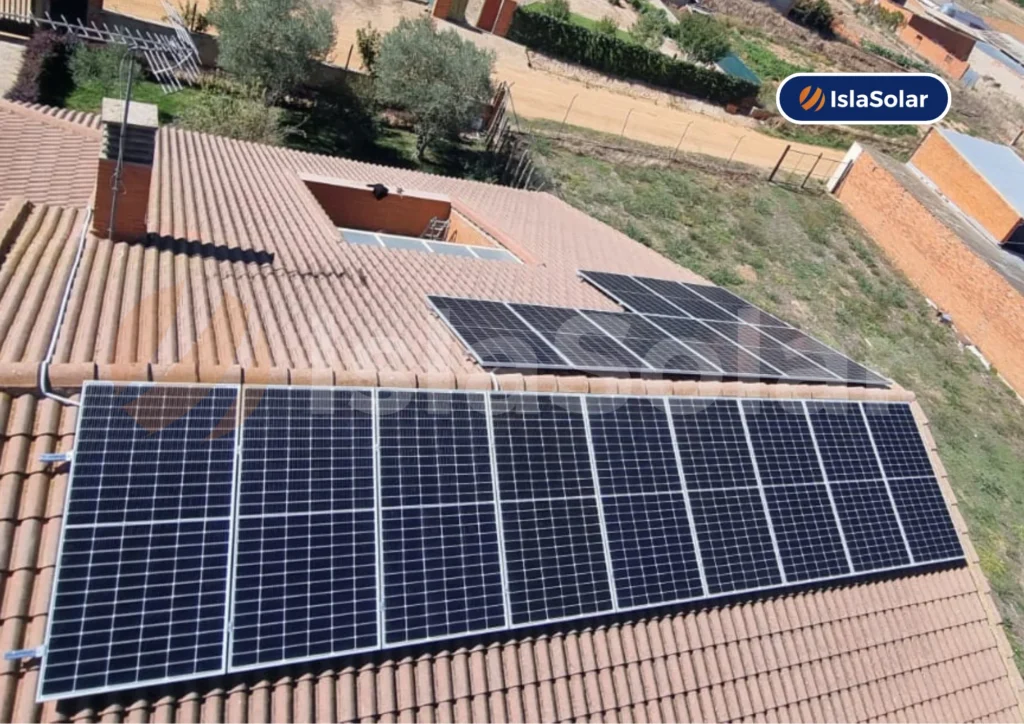 montaje de paneles solares en ribeira