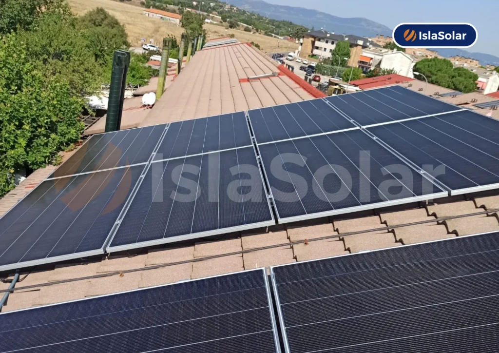 Paneles solares en Valverde de la Virgen