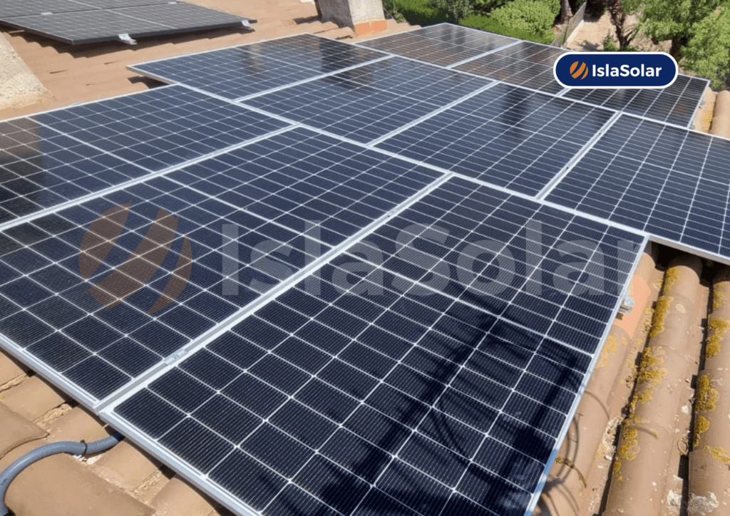 paneles solares en las navas del marqués