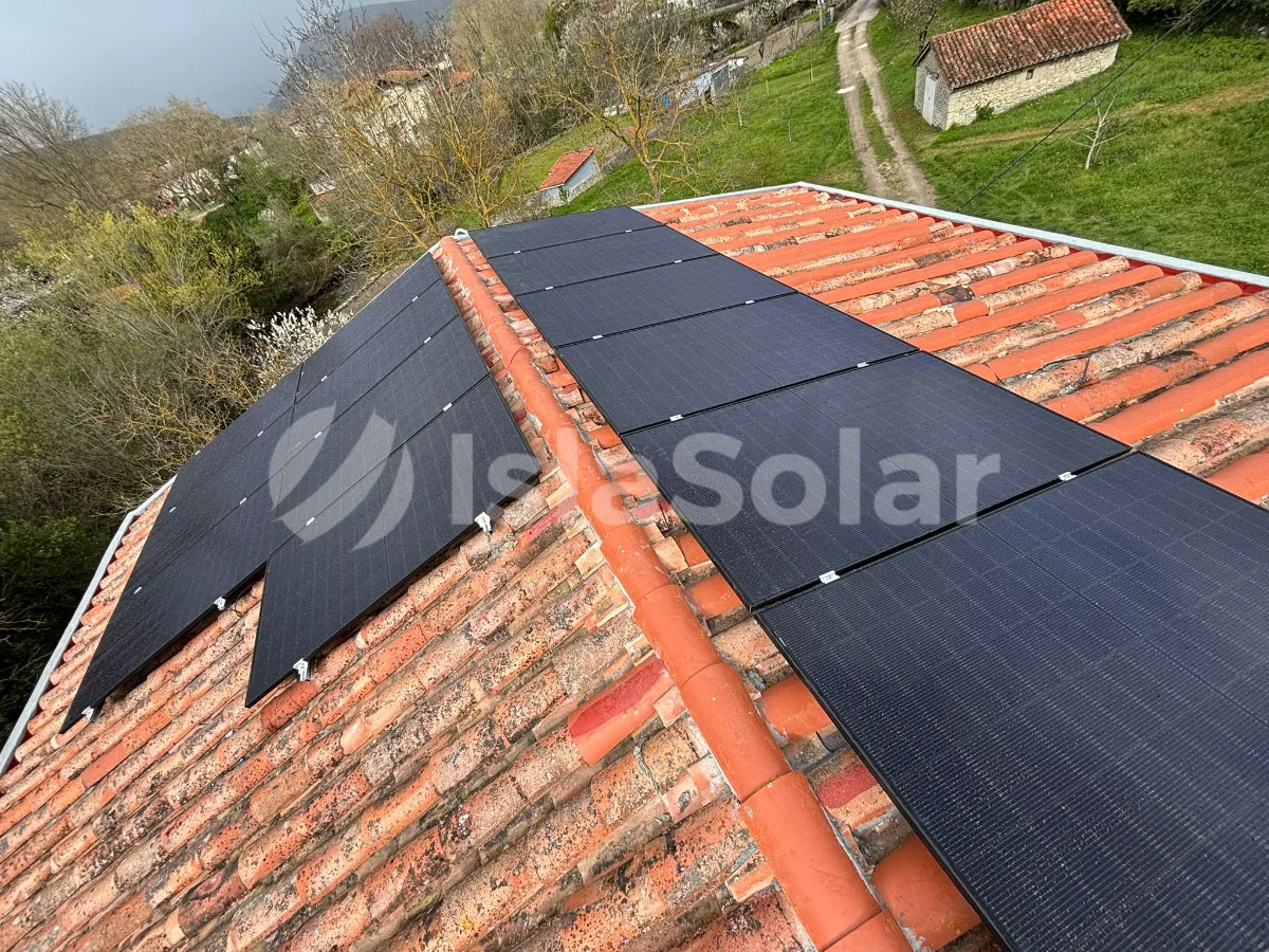 Placas solares en San Esteban del Valle