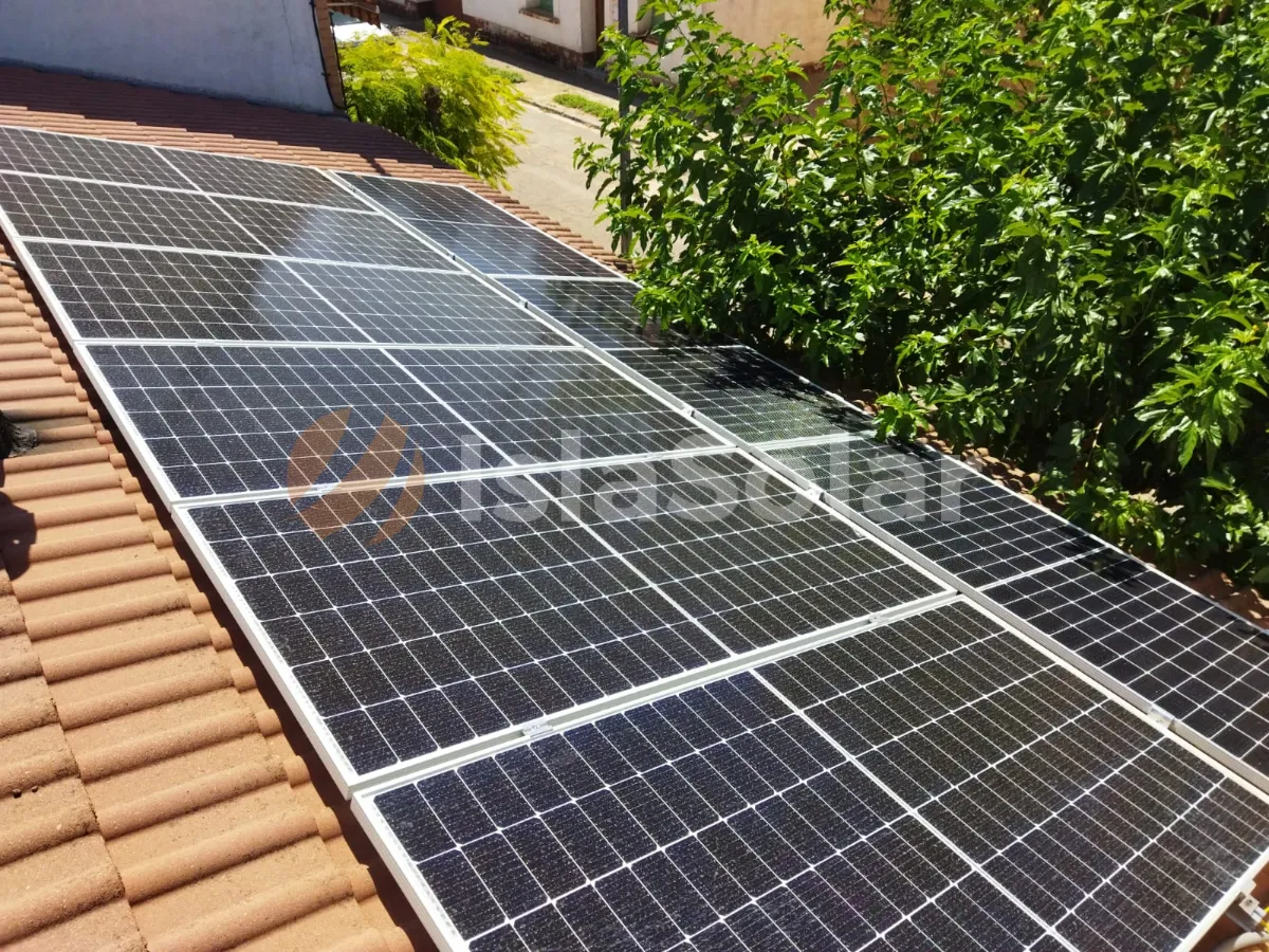 placas solares en Valverde de Alcalá