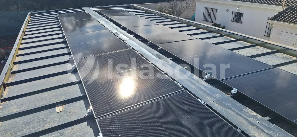 Cuántas placas solares necesita una casa de 4 personas